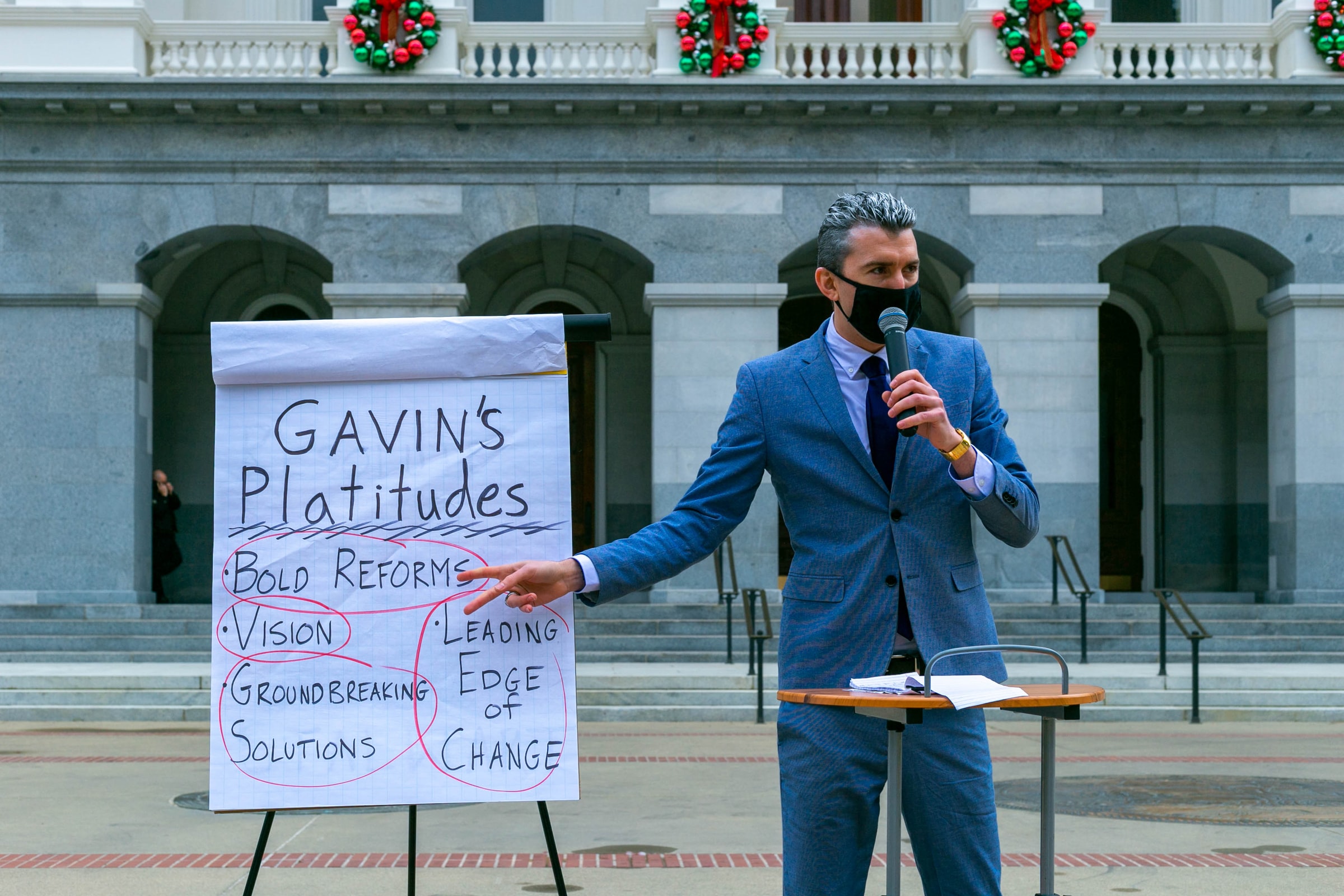 You are currently viewing Gavin Newsom is in Trouble Based on The Golden State’s Recall Rules