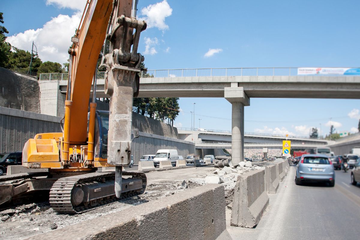 You are currently viewing CalTrans Begs Residents to be Patient